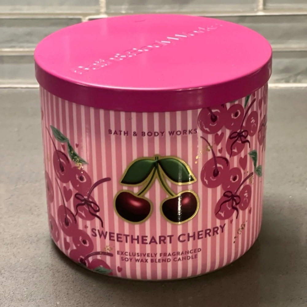 Bath & Body Works Sweetheart Cherry Candle